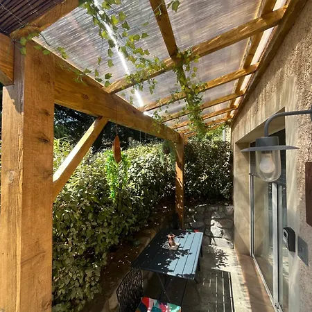 Appartamento Grand En Rez De Jardin Avec Terrasse Parking Motos