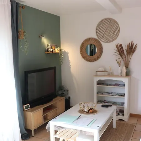 Grand En Rez De Jardin Avec Terrasse Parking Motos * Digne-les-Bains