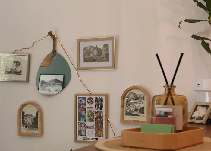 Grand Neuf En Rez De Jardin Avec Terrasse 아파트 디뉴레뱅